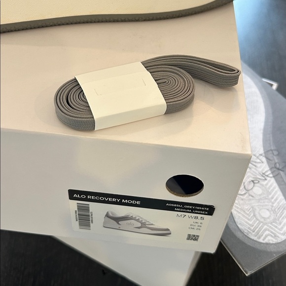 ALO Recovery Mode Sneaker Grey White - Picture 3 of 14